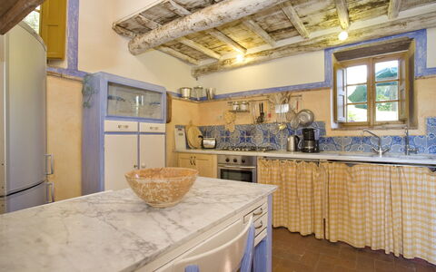 Bottino: Propriété, Comptoir, Pièce, Bâtiment, Plafond, Meubles, Design Intérieur, Cuisine, Immobilier, Maison