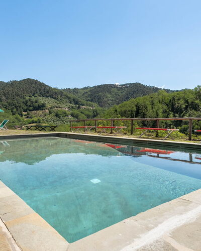 Bottino: Piscine, Colline, Chaîne De Montagnes, Eco Hôtel, Réflexion, Recours, Miroir D'Eau, Caractéristique De L'Eau, Ville Resort