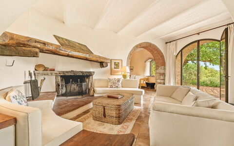 Camporempoli: Mur, Meubles, Architecture, Domicile, Plafond, Salon, Canapé, Villa, Chaise