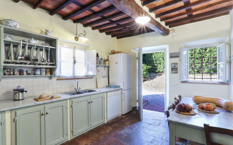 Casa Rosa: Propriété, Pièce, Bâtiment, Cuisine, Plafond, Comptoir, Maison, Design Intérieur, Meubles, Immobilier