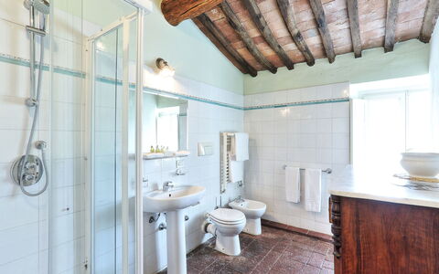 Casa Rosa: Propriété, Salle De Bains, Pièce, Bâtiment, Immobilier, Design Intérieur, Maison, Meubles, Sol, Architecture