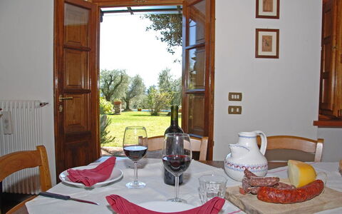 Casa Tonio: Pièce, Propriété, Salon, Meubles, Maison, Bâtiment, Table, Design Intérieur, Immobilier, Petit Déjeuner