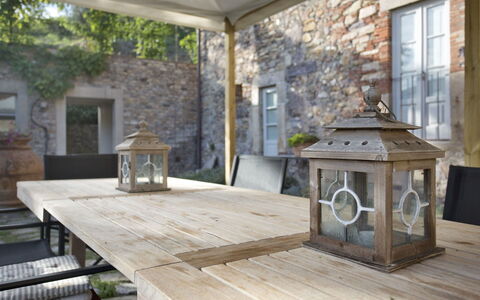 Chiodo: Propriété, Pièce, Meubles, Design Intérieur, Table, Bois, Domicile, Maison, Bâtiment, Éclairage