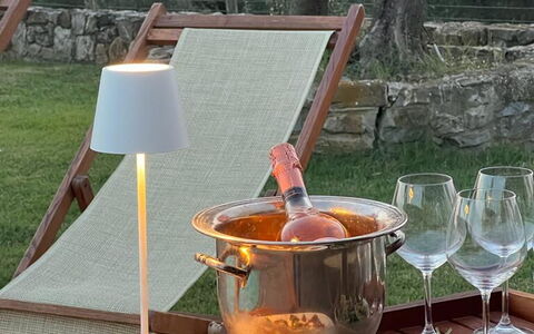 La Corte Di Campalli: Aliments, Vaisselle, Vaisselle, Table, Plante, Ingrédient, Cuisine, Serveware, Verre De Vin