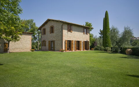 La Fonte: Propriété, Maison, Pelouse, Herbe, Biens, Domicile, Lot Terre, Bâtiment, Ferme, Immobilier