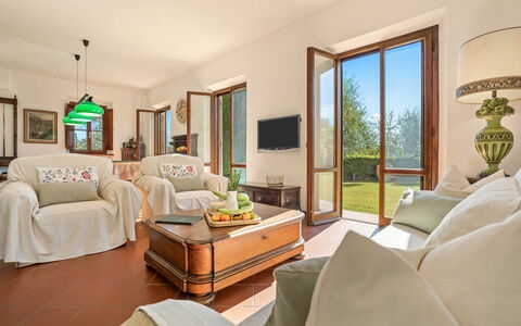 La Fonte: Meubles, Design Intérieur, Sol, Chaise, Pièce, Table, Sol, Canapé, Salon, Plafond