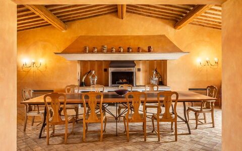 Lavacchio 12: Meubles, Table, Chaise, Bois, Sol, Bâtiment, Sol, Immobilier