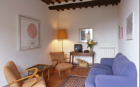 Magrini: Salon, Pièce, Propriété, Meubles, Design Intérieur, Bâtiment, Maison, Table, Immobilier, Plafond