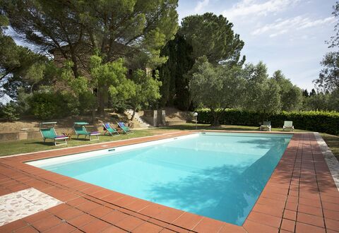 Malmantile: Piscine, Propriété, Loisir, Herbe, Immobilier, Maison, Arrière-Cour, Domicile, Rectangle, Arbre