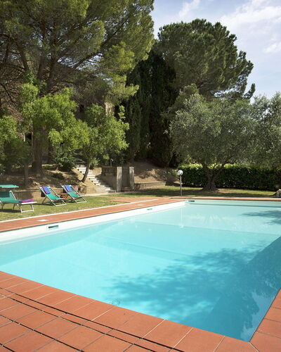 Malmantile: Piscine, Propriété, Loisir, Herbe, Immobilier, Maison, Arrière-Cour, Domicile, Rectangle, Arbre