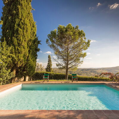 Pozza Di Volpaia: L'Eau, Ciel, Propriété, Plante, Nuage, Vert, Piscine, La Nature, Bleu Azur, Arbre