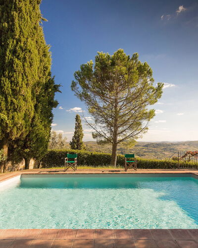 Pozza Di Volpaia: L'Eau, Ciel, Propriété, Plante, Nuage, Vert, Piscine, La Nature, Bleu Azur, Arbre