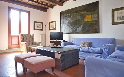 Ricavoli: Meubles, Pièce, Propriété, Salon, Design Intérieur, Mur, Bâtiment, Chambre, Lit, Plafond