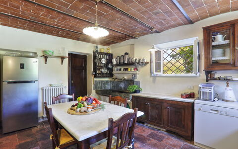 Villa Clara 20: Propriété, Pièce, Bâtiment, Comptoir, Meubles, Plafond, Cuisine, Design Intérieur, Immobilier, Sol