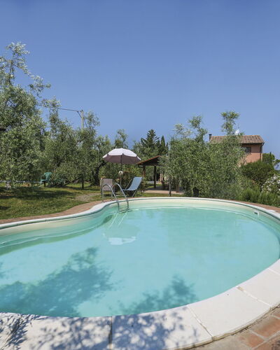 La Beccaccia: L'Eau, Ciel, Ressources En Eau, Plante, Bleu Azur, Paysage Naturel, Plan D'Eau, Piscine, Arbre