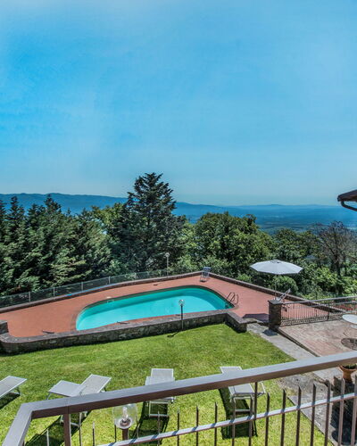 Caiano: Ciel, Plante, L'Eau, Propriété, Bâtiment, Piscine, La Nature, Botanique, Arbre, Lot Terre