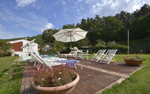 Villa San Lorenzo: Propriété, Arrière-Cour, Cour, Immobilier, Maison, Chalet, Domicile, Jardin, Aménagement Paysager, Bâtiment