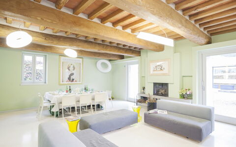 Villa San Lorenzo: Propriété, Plafond, Pièce, Bâtiment, Design Intérieur, Meubles, Maison, Salon, Domicile, Architecture