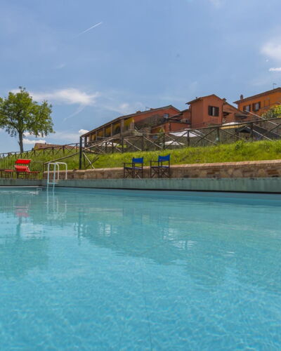 Alle Fornaci: L'Eau, Ciel, Nuage, Bâtiment, Plante, Propriété, Maison, Arbre, Piscine, Loisir