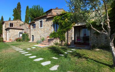 villa-borgo-del-falcone-sodo-villa-external