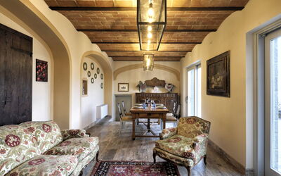 villa-borgo-del-falcone-sodo-villa-living-room