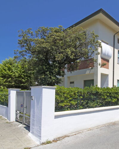 Sandra: Propriété, Maison, Bâtiment, Immobilier, Domicile, Zone Résidentielle, Façade, Architecture, Lot Terre, Quartier