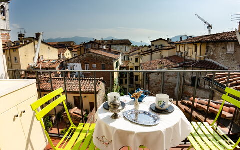 Sinidio: Propriété, Ville, Bâtiment, Tourisme, Vacances, Maison, Restaurant, Architecture, Immobilier, Toit