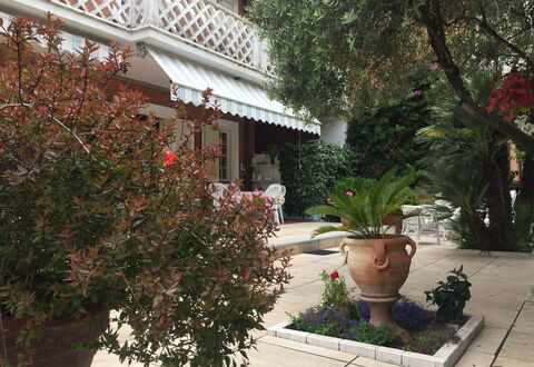 Casa Matilde: Propriété, Maison, Immobilier, Domicile, Bâtiment, Botanique, Pot De Fleur, Plante D'Appartement, Cour, Arbre