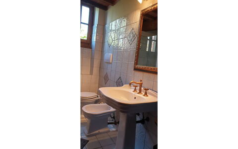 La Boutique del Cardinale: Propriété, Pièce, Maison, Bâtiment, Salle De Bains, Design Intérieur, Meubles, Architecture, Immobilier, Domicile