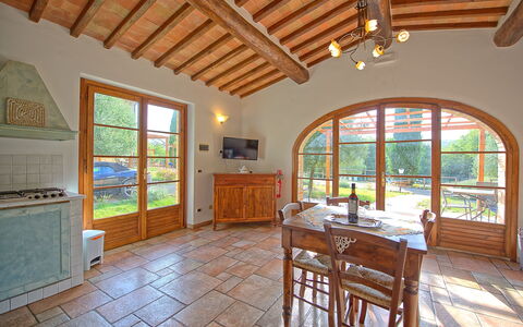 Borgo Mulignone: Propriété, Bâtiment, Pièce, Plafond, Immobilier, Domicile, Maison, Meubles, Faisceau, Biens