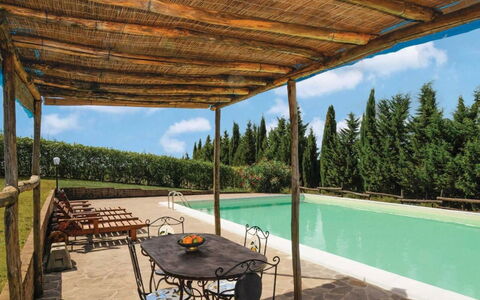 Villa Martina: Propriété, Immobilier, Maison, Bâtiment, Patio, Ombre, Domicile, Pièce, Biens, Porche