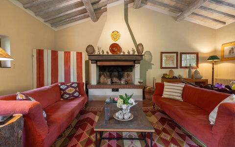 Casa Dell'ambasciatore: Meubles, Design Intérieur, Sol, Canapé, Mur, Bois, Sol, Salon, Plafond, Pièce