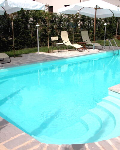 Monastery Guest House: L'Eau, Plante, Piscine, Bâtiment, Bleu Azur, Ombre, Rectangle, Mobilier De Jardin, Arbre, Composite