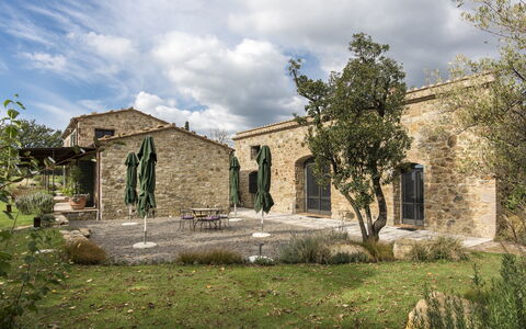 Sequerciani: Ruines, Propriété, Bâtiment, Architecture, Maison, Arbre, Zone Rurale, Biens, Herbe, Église