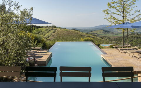 Sequerciani: Piscine, Propriété, Architecture, Arbre, Maison, Immobilier, Loisir, Bâtiment, Vacances, Ombre