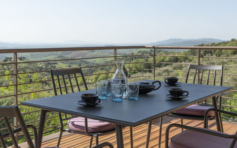 Sequerciani: Propriété, Table, Meubles, Pièce, Maison, Immobilier, Tableau De Plein Air, Plate-Forme, Table Basse, Toit