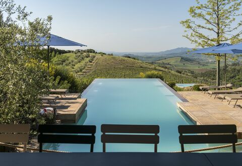 Sequerciani: Piscine, Propriété, Architecture, Arbre, Maison, Immobilier, Loisir, Bâtiment, Vacances, Ombre