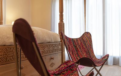 Casa Gialla: Pièce, Rideau, Meubles, Chaise, Design Intérieur, Traitement De Fenetre, Maison, Suite, Couvre-Fenêtres, Salon