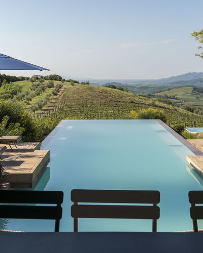 Sequerciani: Piscine, Propriété, Architecture, Arbre, Maison, Immobilier, Loisir, Bâtiment, Vacances, Ombre