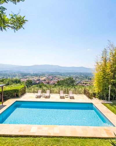 Reggello 867: Piscine, Bleu, Recours, Eco Hôtel, Jardin, Ombre, Loisir, Mobilier De Jardin, Aménagement Paysager, Caractéristique De L'Eau