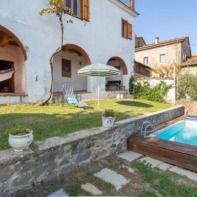 Casa Alice: Propriété, Bâtiment, Maison, Immobilier, Piscine, Zone Résidentielle, Villa, Biens, Hacienda, Arrière-Cour