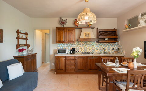 Calanchi Apartments: Meubles, Design Intérieur, Bois, Sol, Cabinetry, Plafond, Sol, Pièce, Éclairage, Cuisine