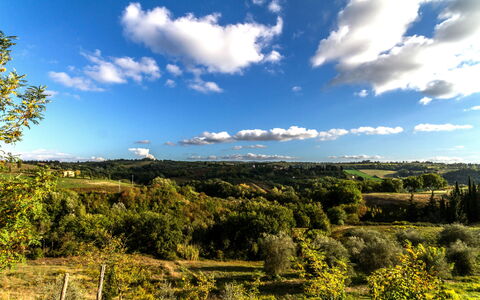 Calanchi Apartments: Ciel, Paysage Naturel, La Nature, Végétation, Nuage, Vert, Arbre, Environnement Naturel, Colline, Région Sauvage