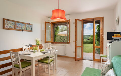 Calanchi Apartments: Meubles, Design Intérieur, Bois, Table, Sol, Chaise, Pièce, Domicile, Salle À Manger, Éclairage