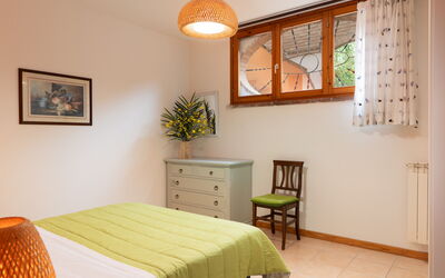 Begonia - Pool View Ground Floor: Meubles, Design Intérieur, Lit, Chambre, Bois, Sol, Plafond, Pièce, Sol, Éclairage