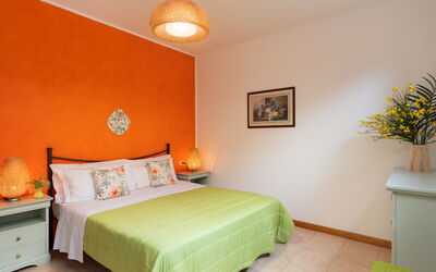 Dalia - Pool View Ground Floor: Meubles, Lit, Design Intérieur, Chambre, Literie, Drap De Lit, Mur, Sol, Pièce, Linge