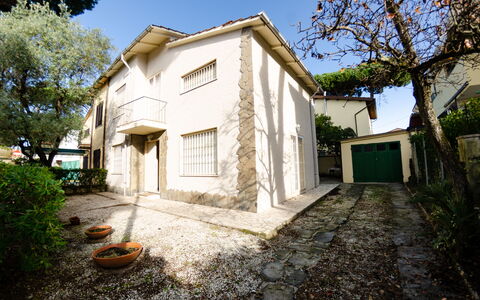 Angelina: Propriété, Maison, Domicile, Bâtiment, Immobilier, Architecture, Zone Résidentielle, Biens, Quartier, Ciel