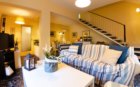 Angelina: Pièce, Propriété, Meubles, Bâtiment, Design Intérieur, Salon, Immobilier, Domicile, Maison, Suite