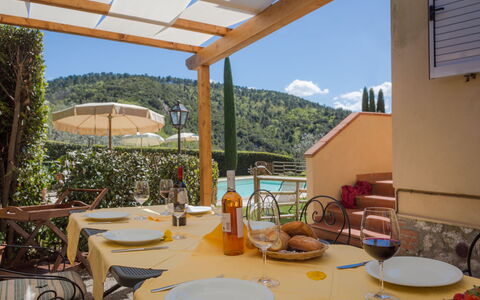 Villa Manuela: Propriété, Bâtiment, Immobilier, Pièce, Maison, Recours, Patio, Vacances, Villa, Porche