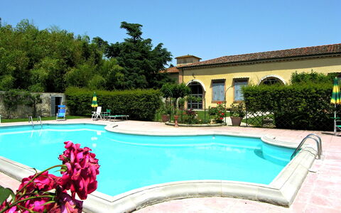 Villa Sandra: Piscine, Propriété, Bâtiment, Immobilier, Vacances, Biens, Maison, Loisir, Villa, Arbre